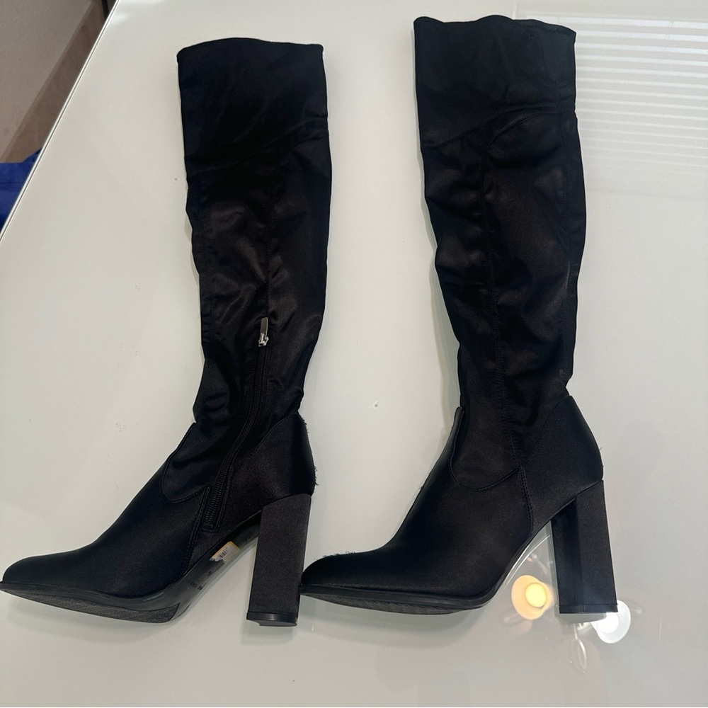 NEW Marc Fisher tall black boots Size 8 M Over The Knee Soft Silky U3